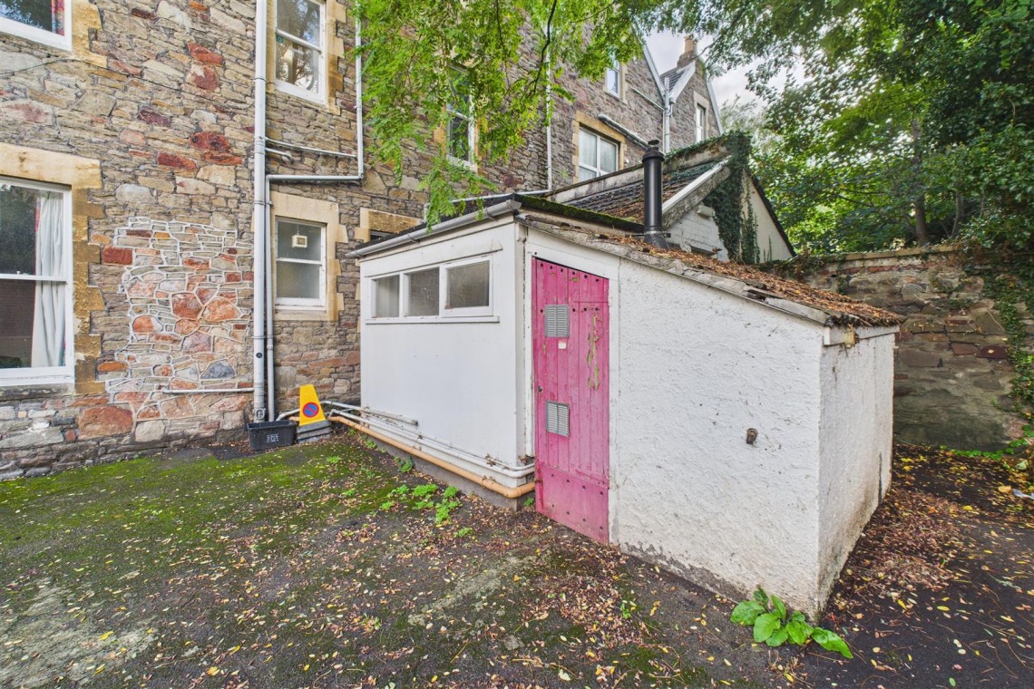 Images for HMO / FAMILY HOME | REDLAND