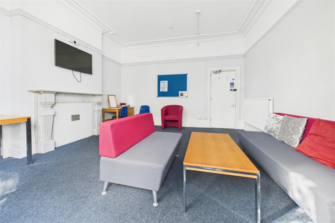 Images for HMO / FAMILY HOME | REDLAND