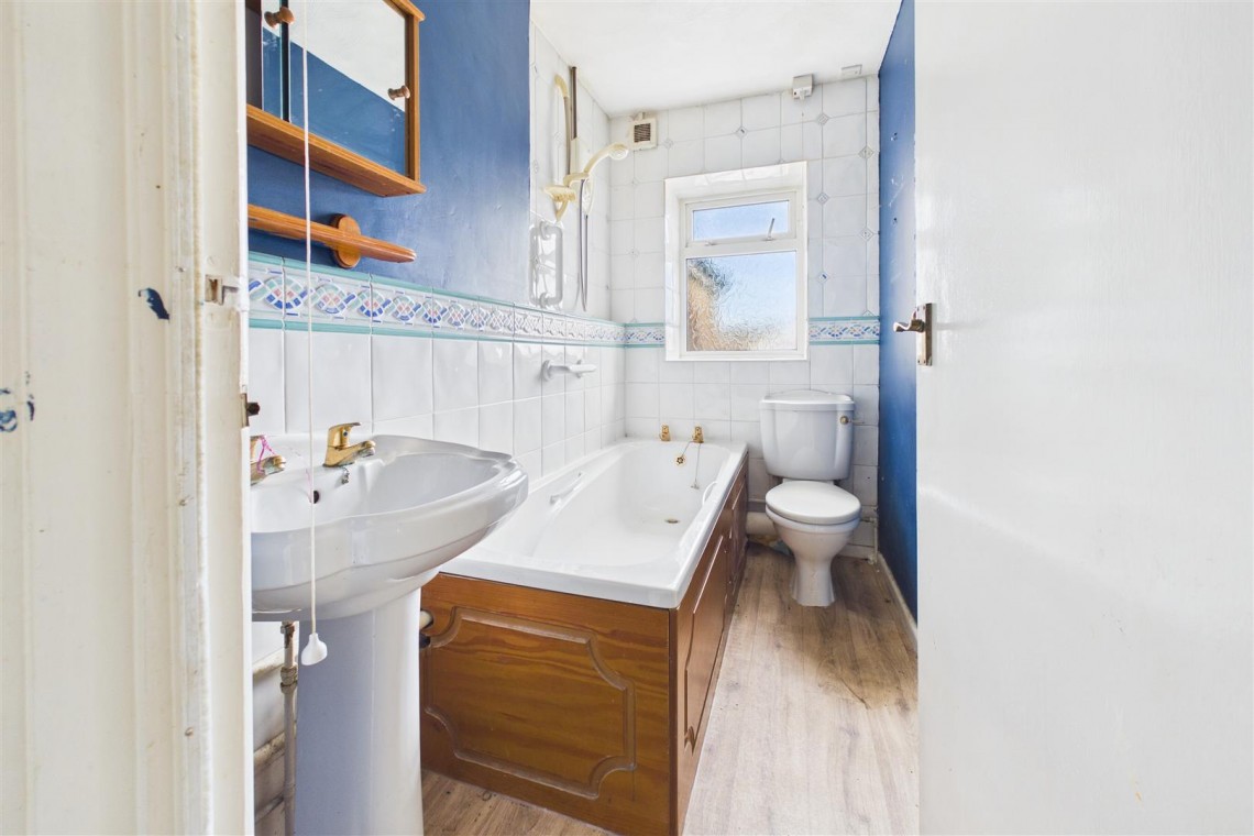 Images for UPDATING | REDUCED | NAILSEA
