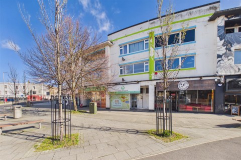 View Full Details for 2 BED FLAT | WSM
