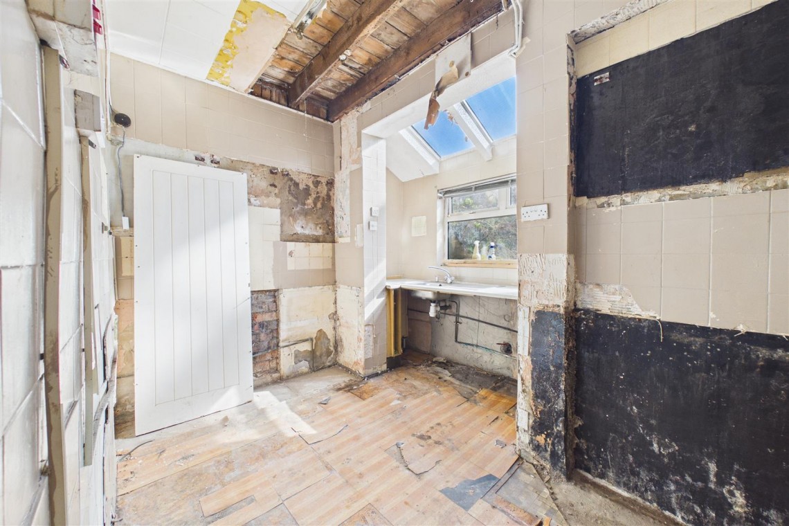 Images for MODERNISATION | DOUBLE GARAGE | BS7