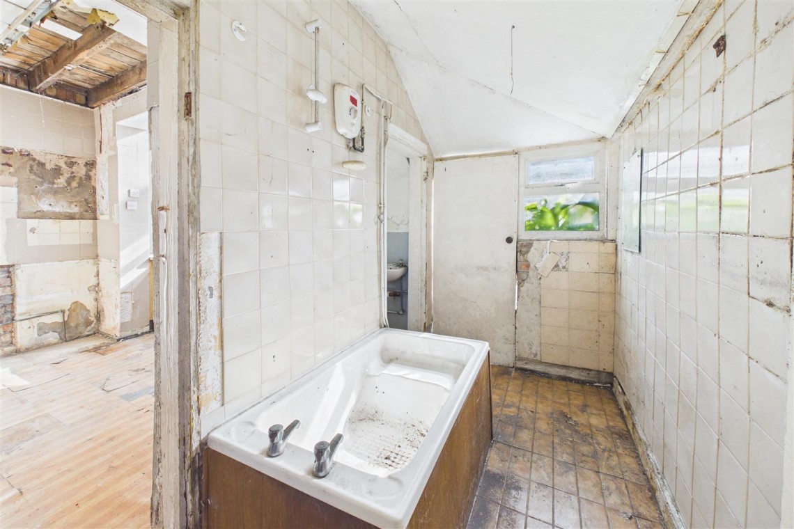 Images for MODERNISATION | DOUBLE GARAGE | BS7