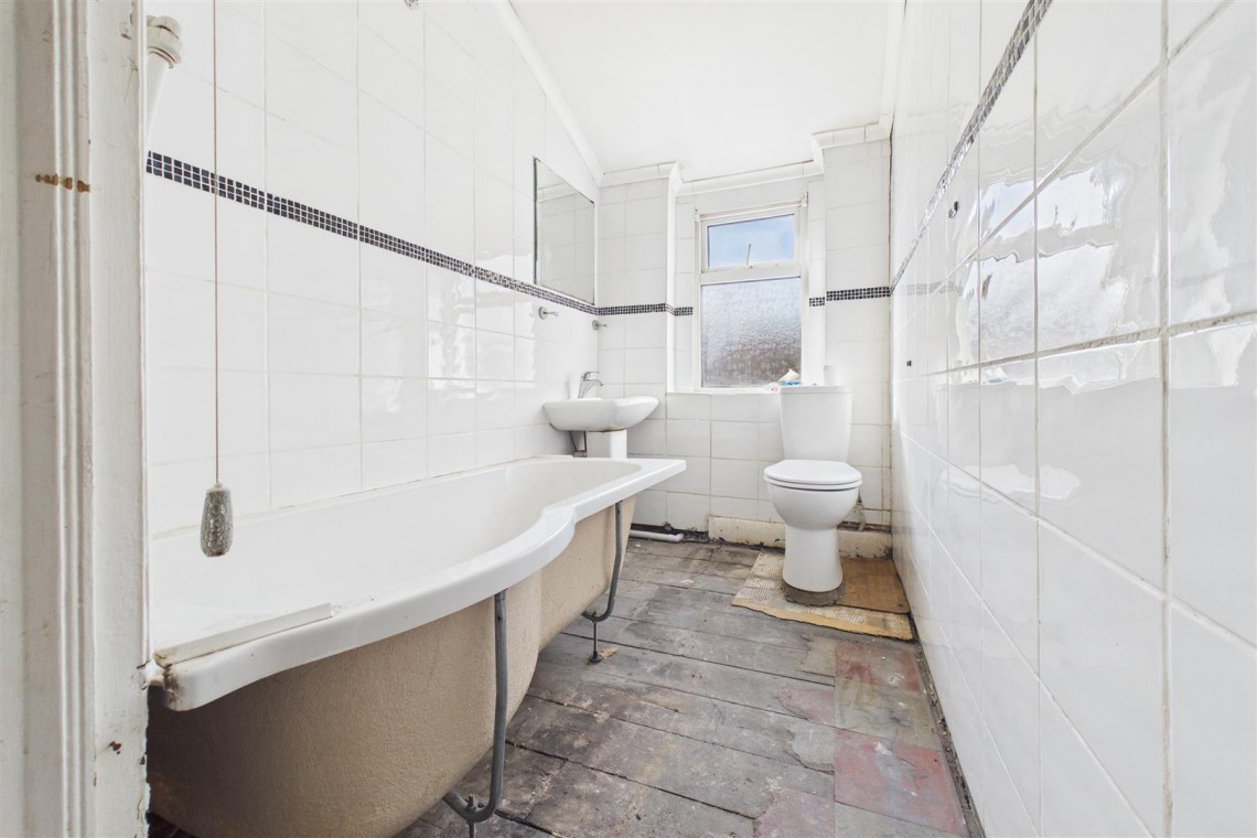 Images for MODERNISATION | DOUBLE GARAGE | BS7