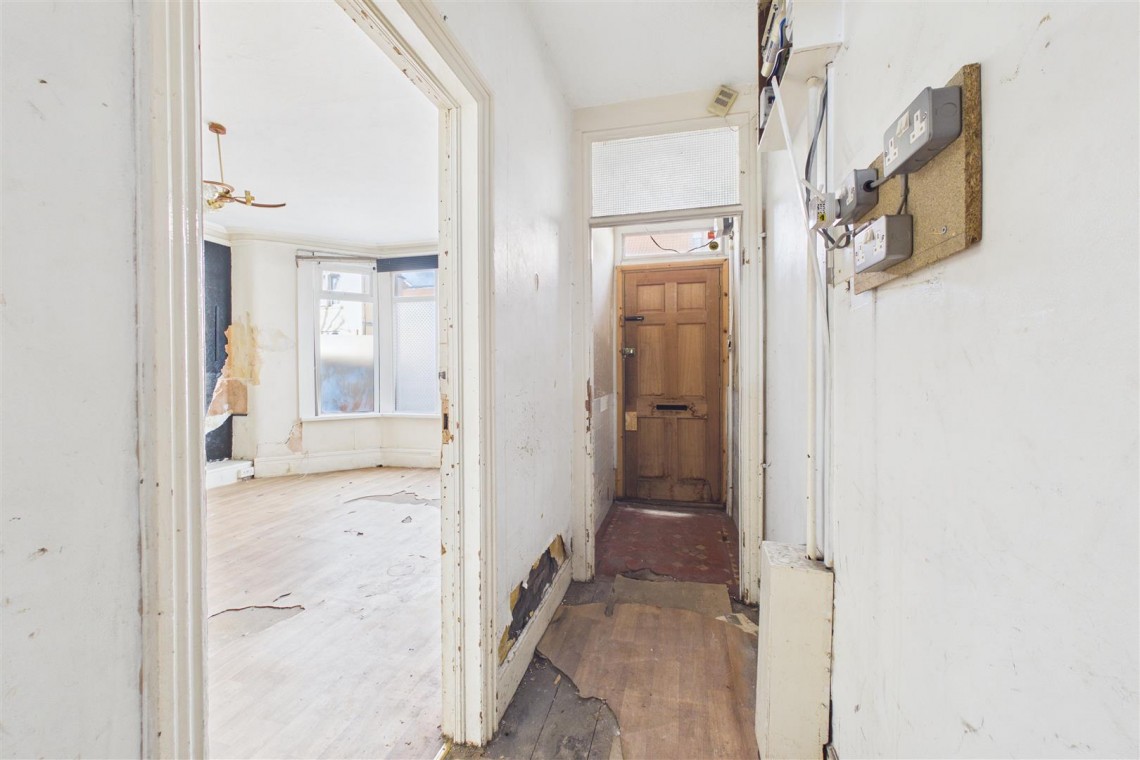 Images for MODERNISATION | DOUBLE GARAGE | BS7