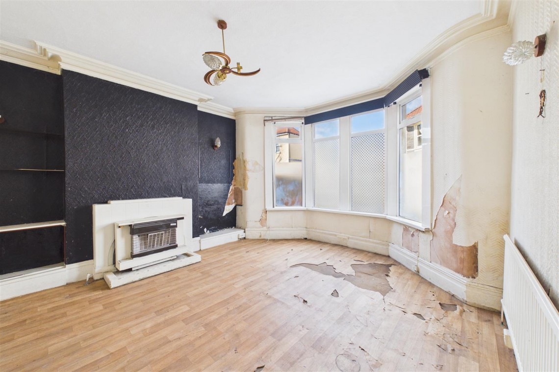 Images for MODERNISATION | DOUBLE GARAGE | BS7