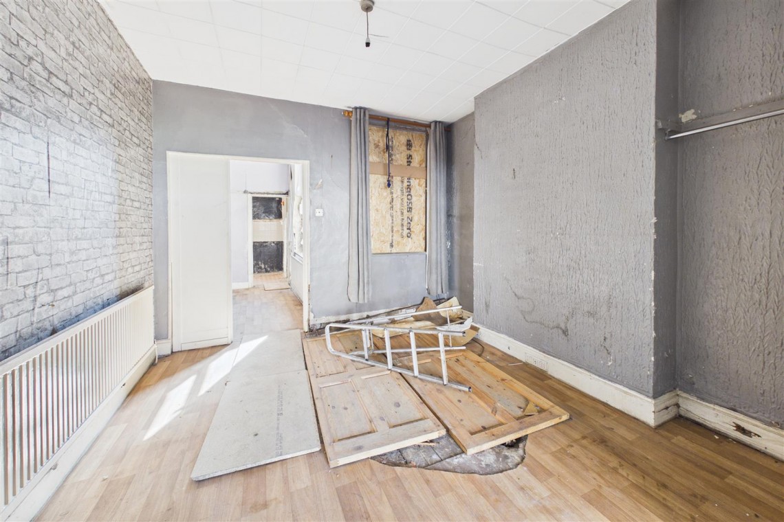 Images for MODERNISATION | DOUBLE GARAGE | BS7