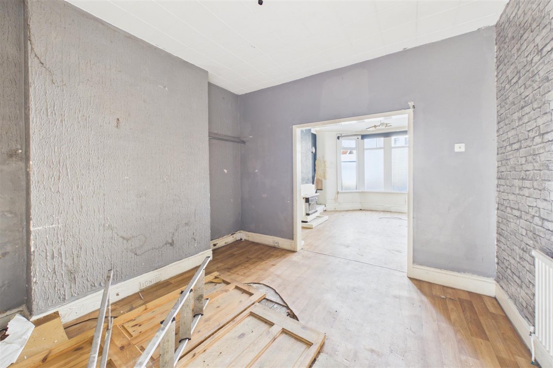 Images for MODERNISATION | DOUBLE GARAGE | BS7