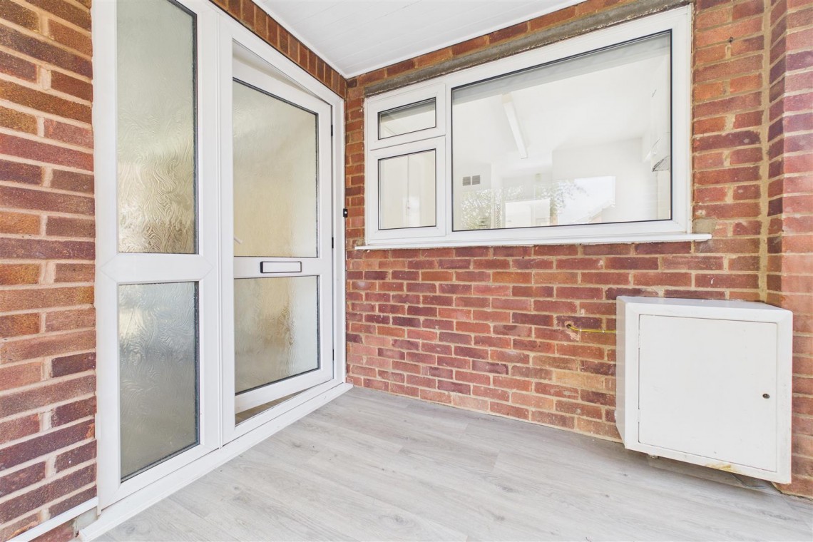 Images for DETACHED | REDUCED FOR AUCTON | GL5