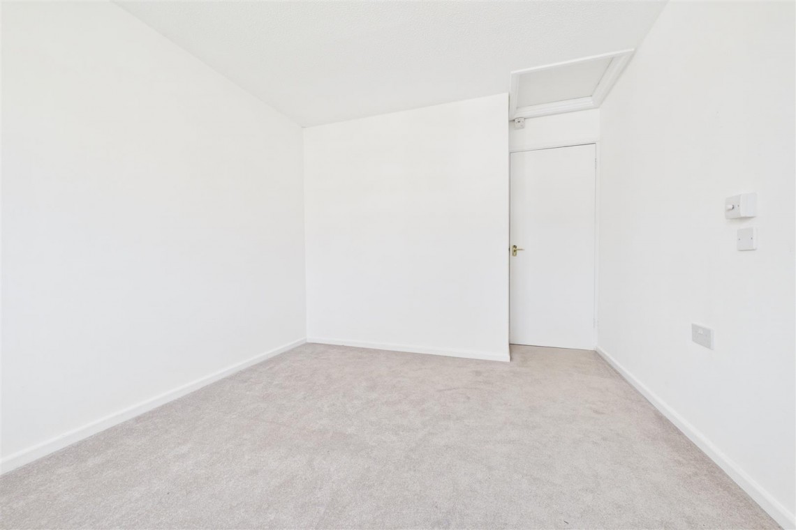 Images for DETACHED | REDUCED FOR AUCTON | GL5