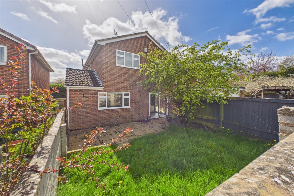 Images for DETACHED | REDUCED FOR AUCTON | GL5