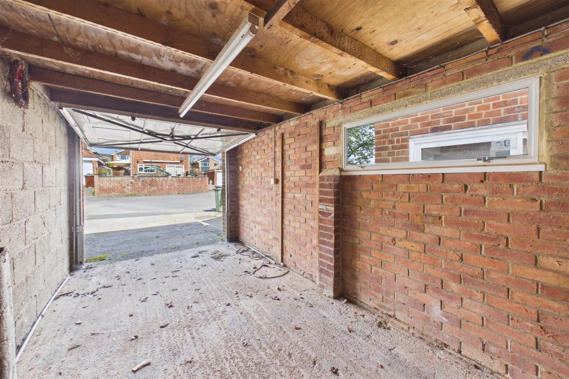 Images for DETACHED | REDUCED FOR AUCTON | GL5