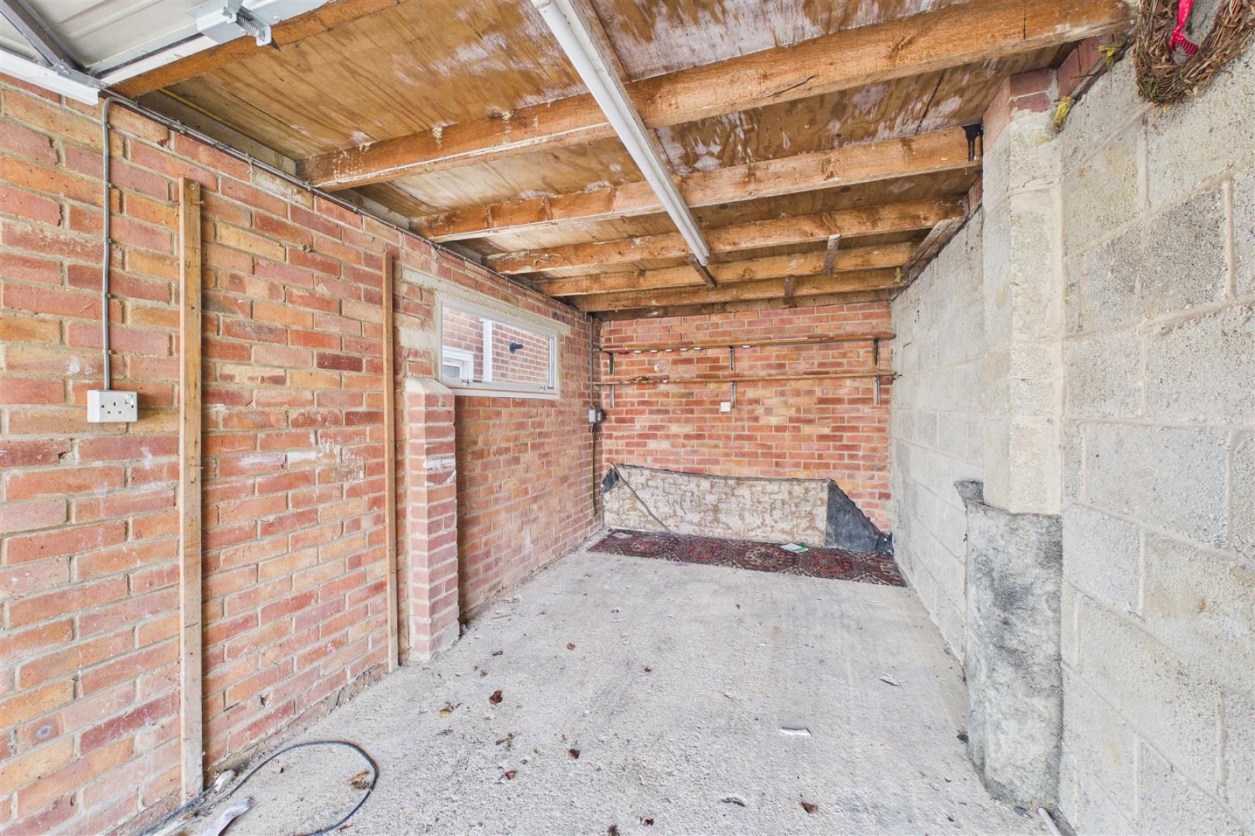 Images for DETACHED | REDUCED FOR AUCTON | GL5