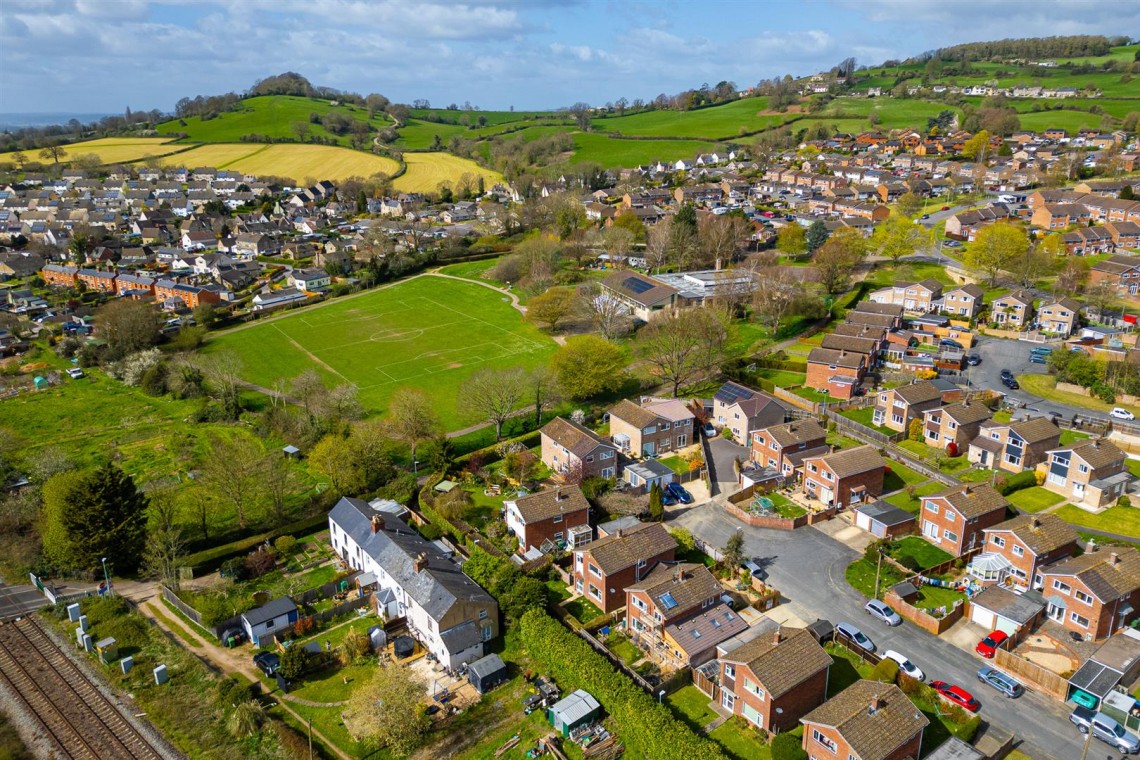 Images for DETACHED | REDUCED FOR AUCTON | GL5