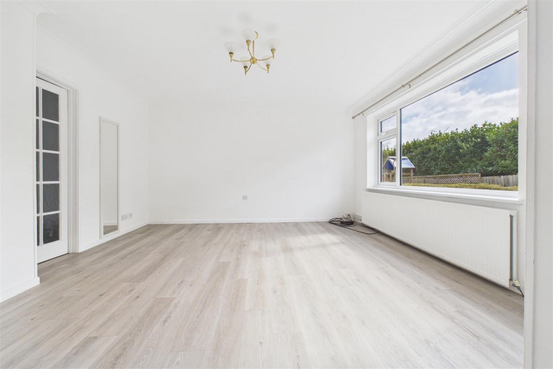 Images for DETACHED | REDUCED FOR AUCTON | GL5