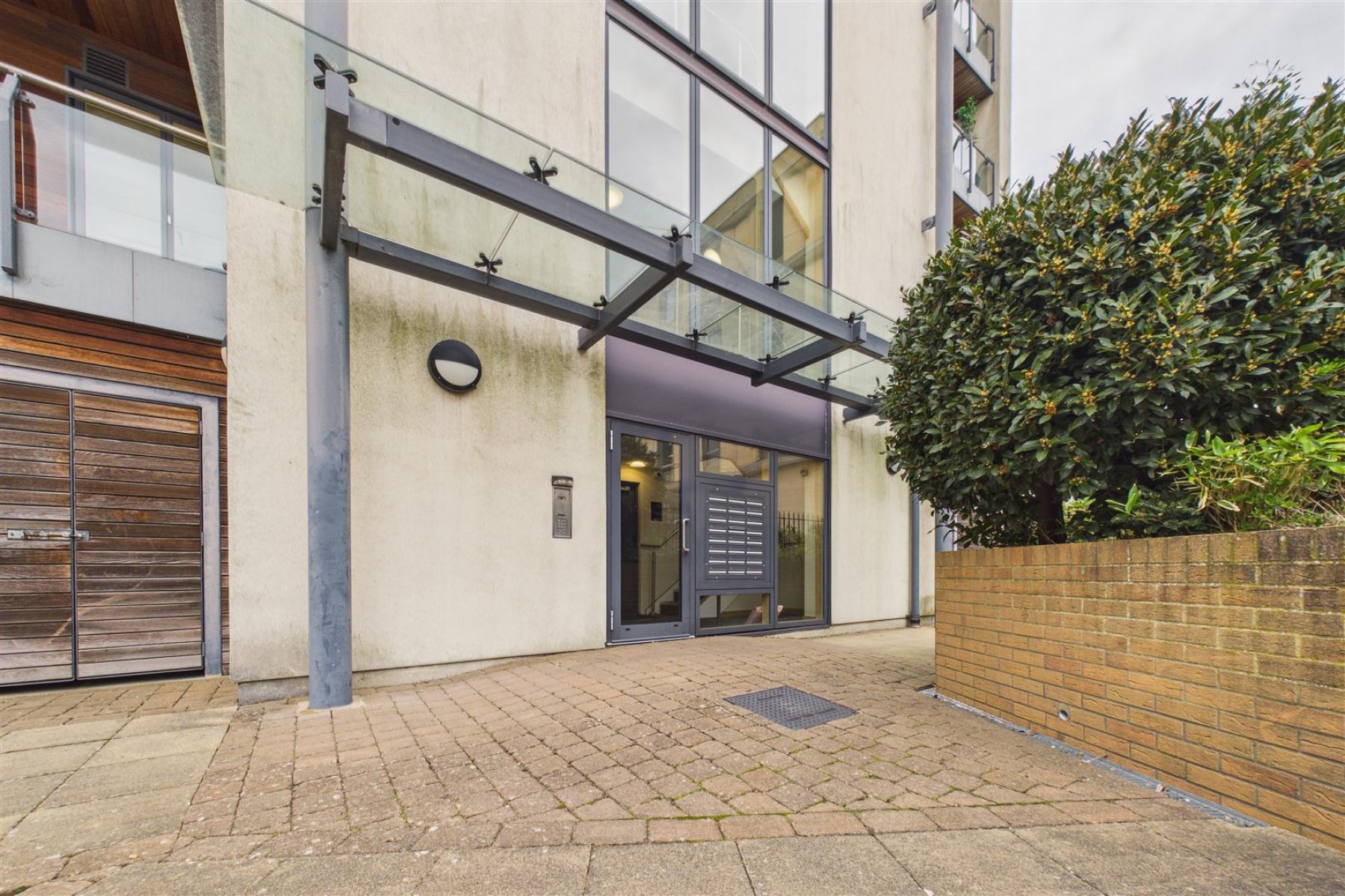 Images for CASH BUYERS | GL50