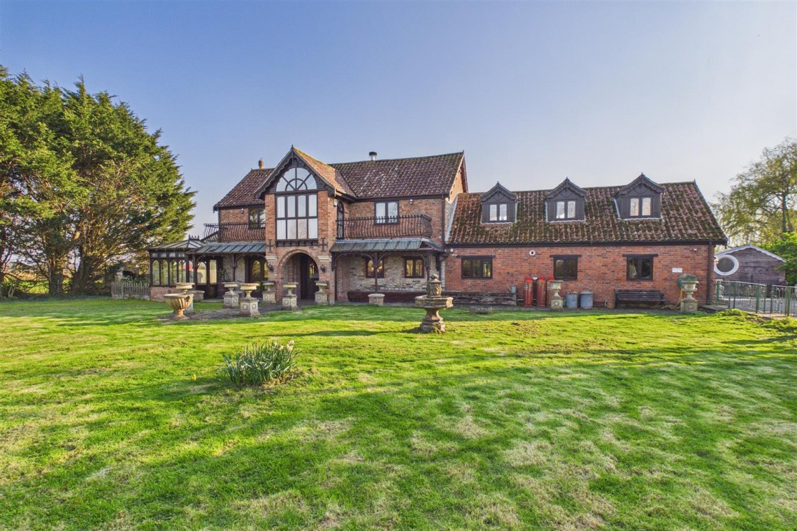 Images for DETACHED | EAST BRENT