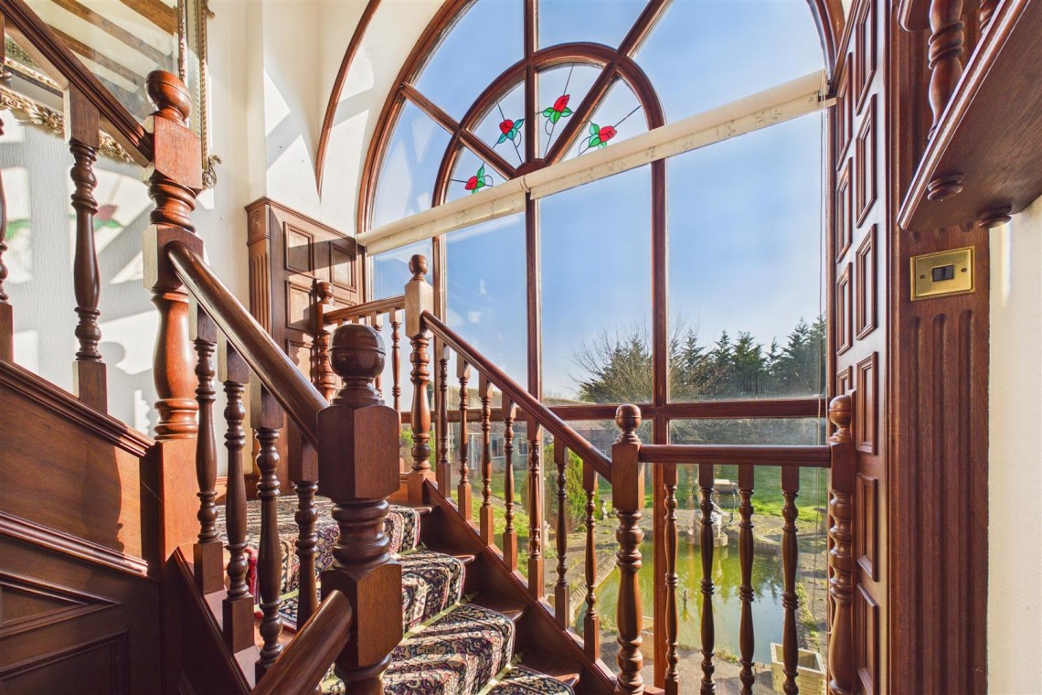 Images for DETACHED | EAST BRENT