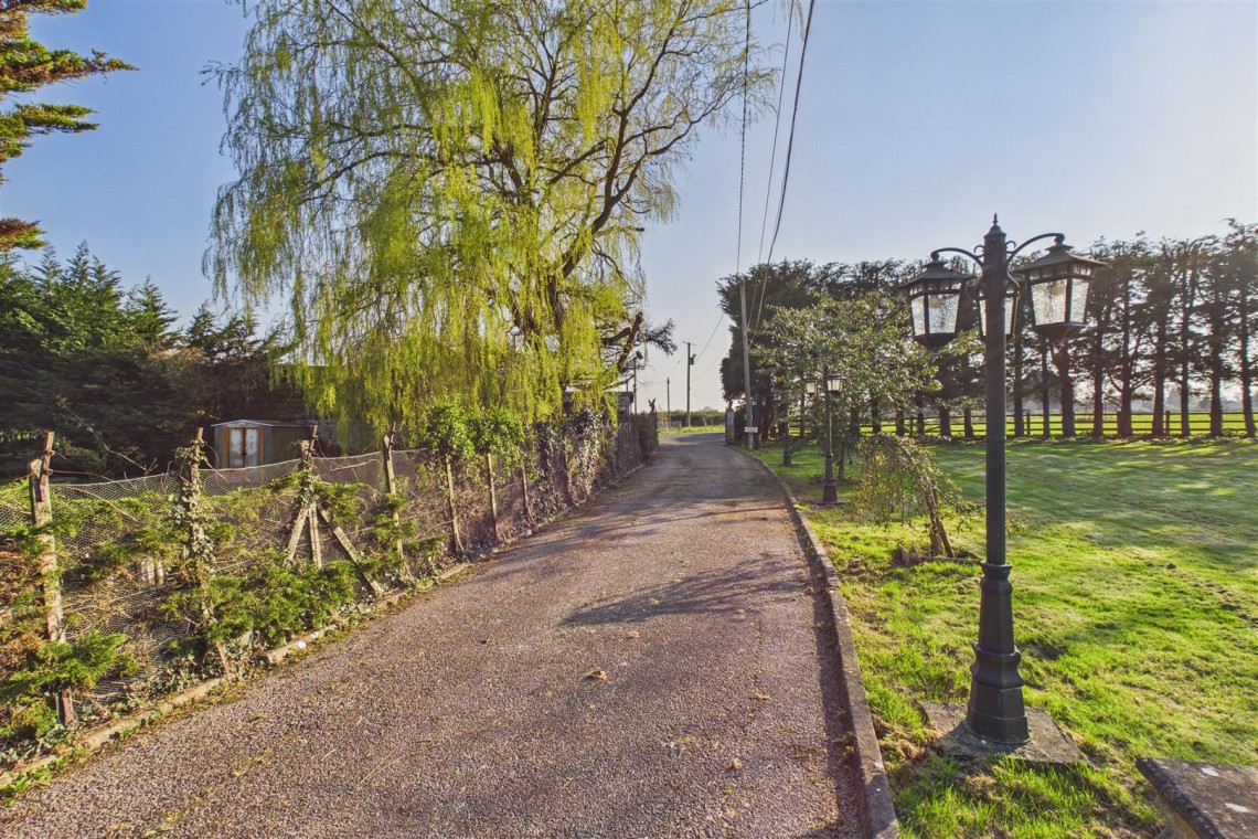 Images for DETACHED | EAST BRENT