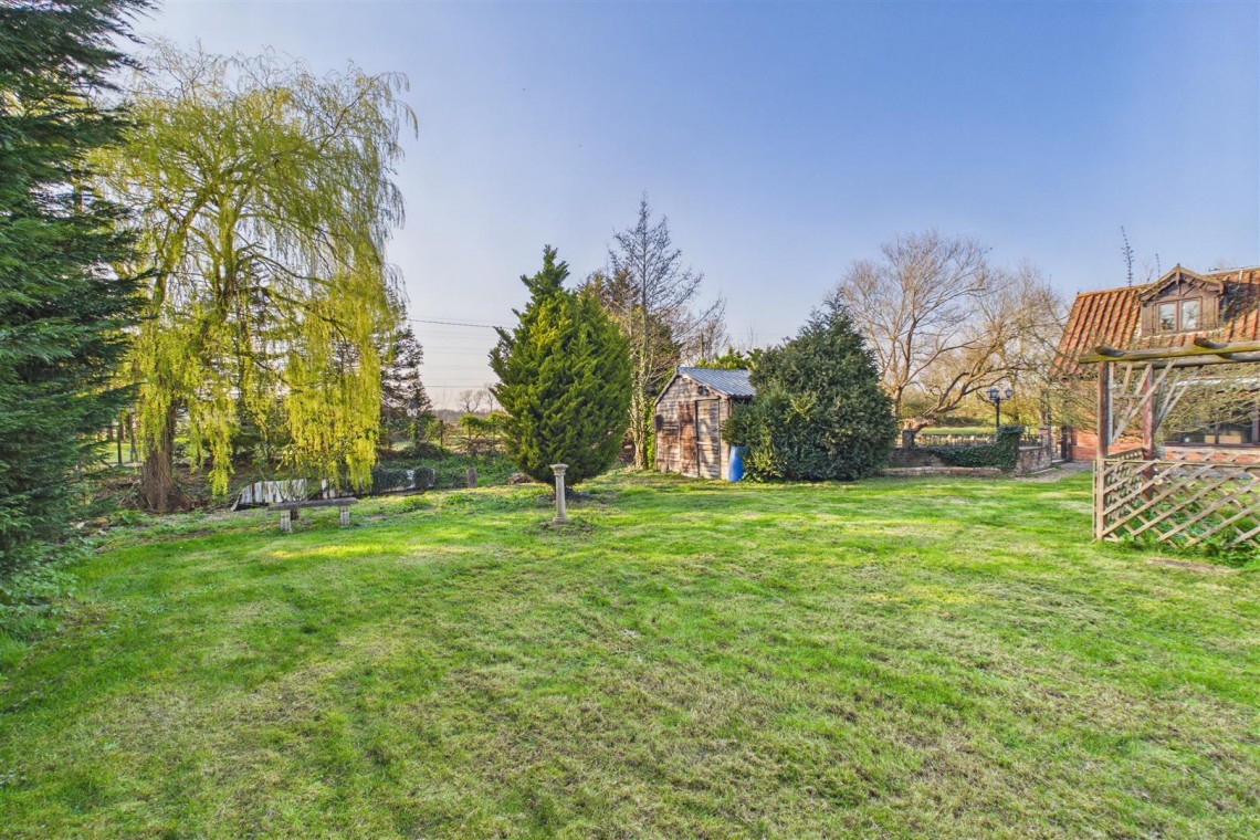 Images for DETACHED | EAST BRENT