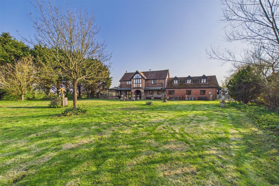 Images for DETACHED | EAST BRENT