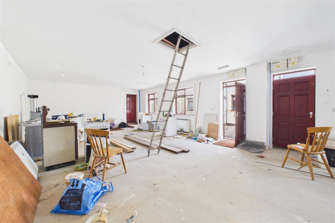 Images for INVESTMENT / DEVELOPMENT | BS13