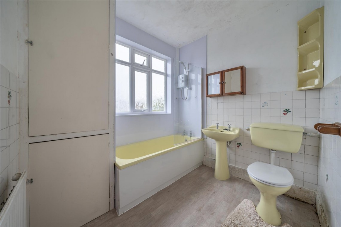 Images for Stoneleigh Crescent, Knowle