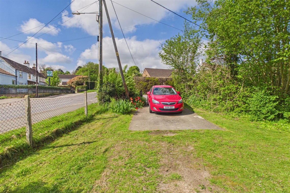 Images for 2 x HOUSES | 0.4 ACRE PLOT | GL12