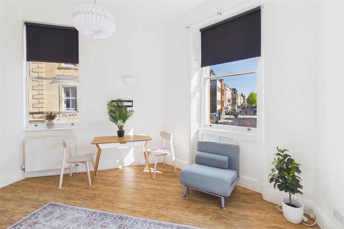 Images for FREEHOLD BLOCK OF 3 FLATS | GL1