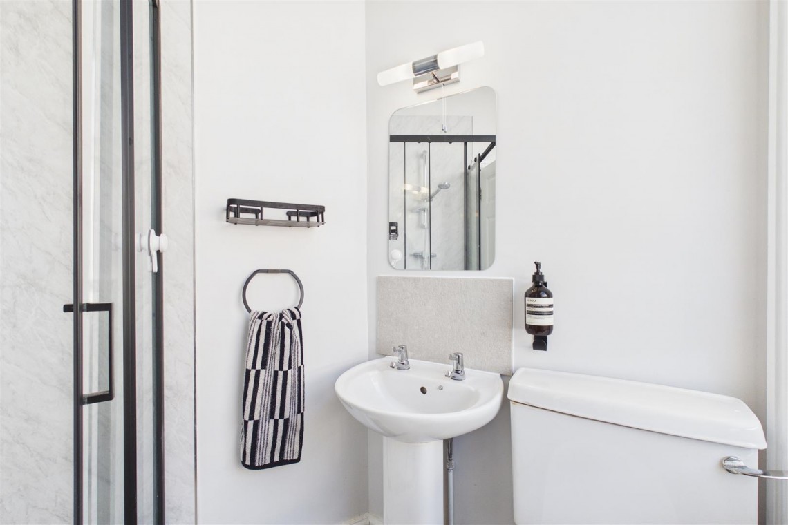 Images for FREEHOLD BLOCK OF 3 FLATS | GL1