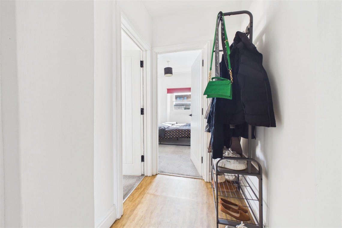 Images for FREEHOLD BLOCK OF 3 FLATS | GL1