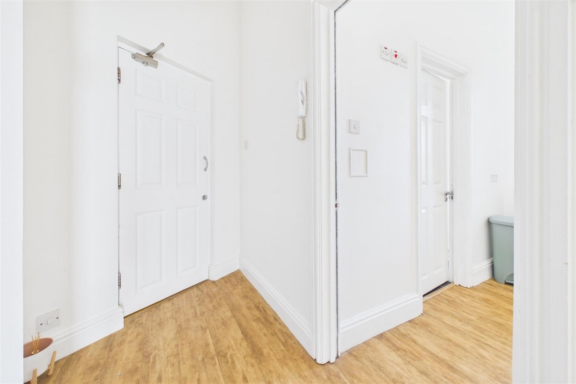 Images for FREEHOLD BLOCK OF 3 FLATS | GL1