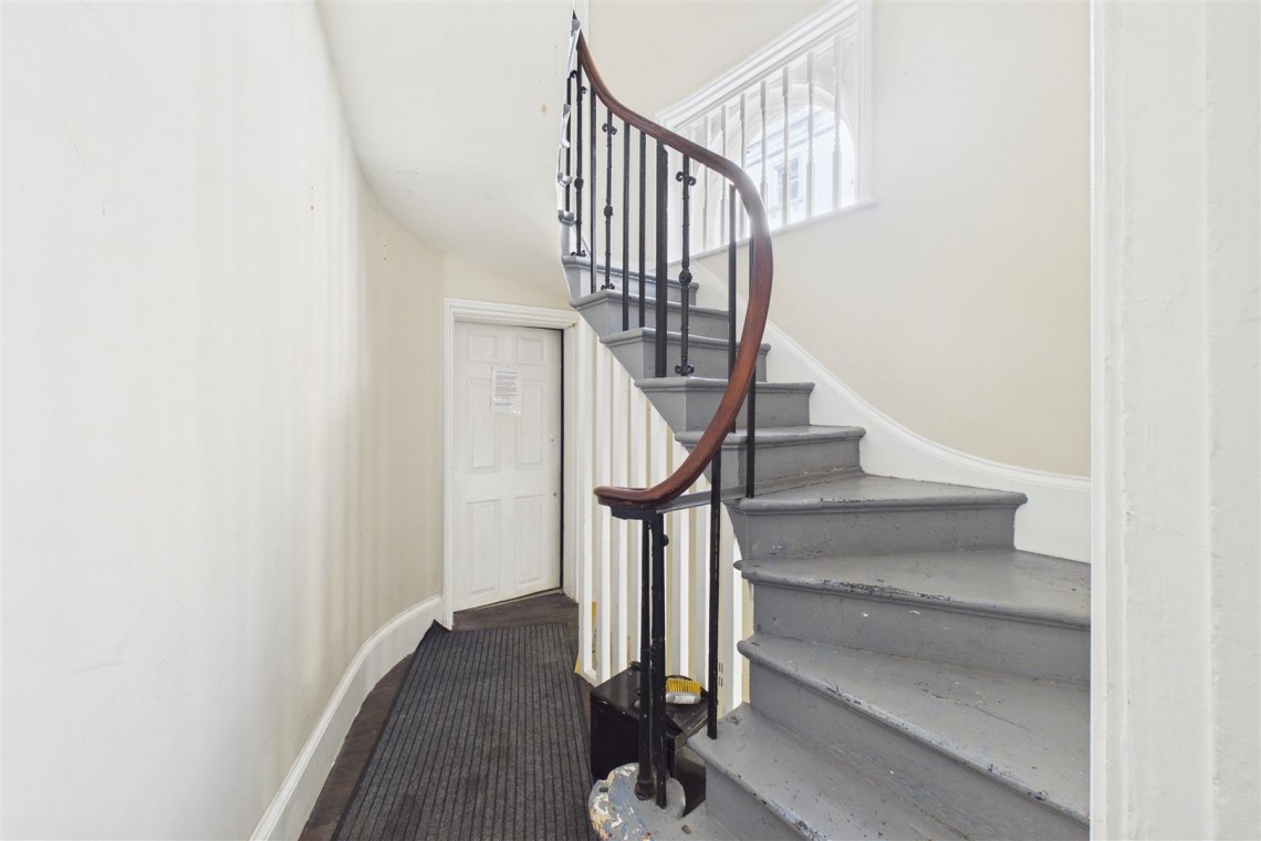 Images for FREEHOLD BLOCK OF 3 FLATS | GL1