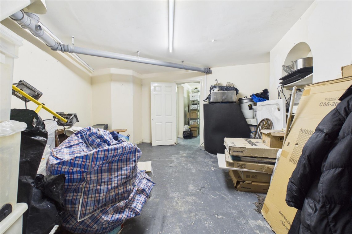 Images for FREEHOLD BLOCK OF 3 FLATS | GL1