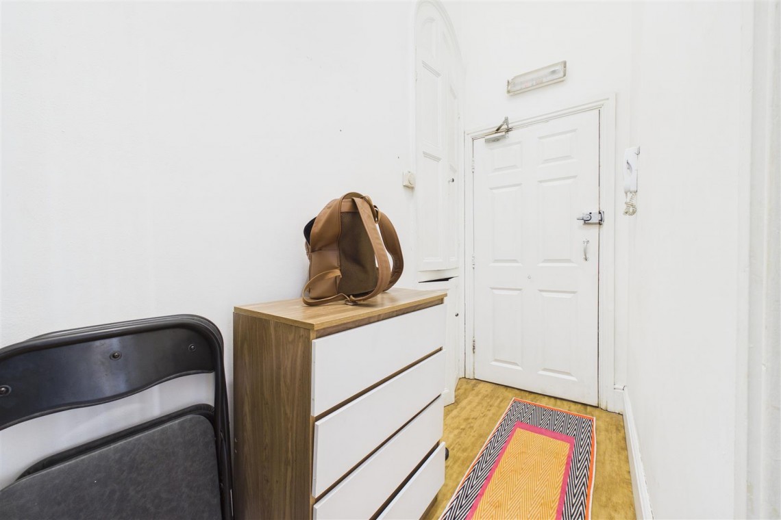 Images for FREEHOLD BLOCK OF 3 FLATS | GL1