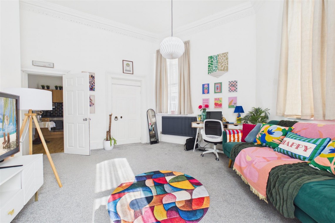 Images for FREEHOLD BLOCK OF 3 FLATS | GL1