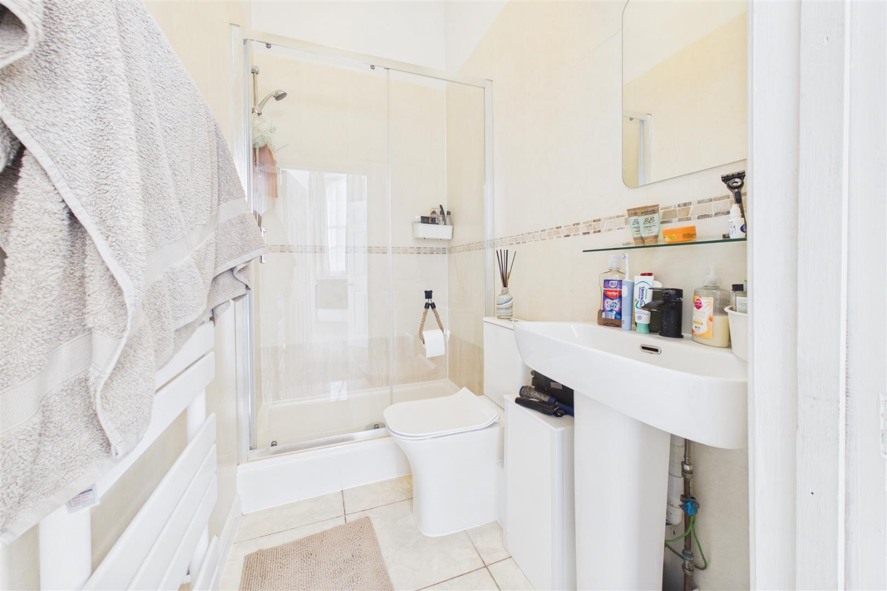 Images for FREEHOLD BLOCK OF 3 FLATS | GL1