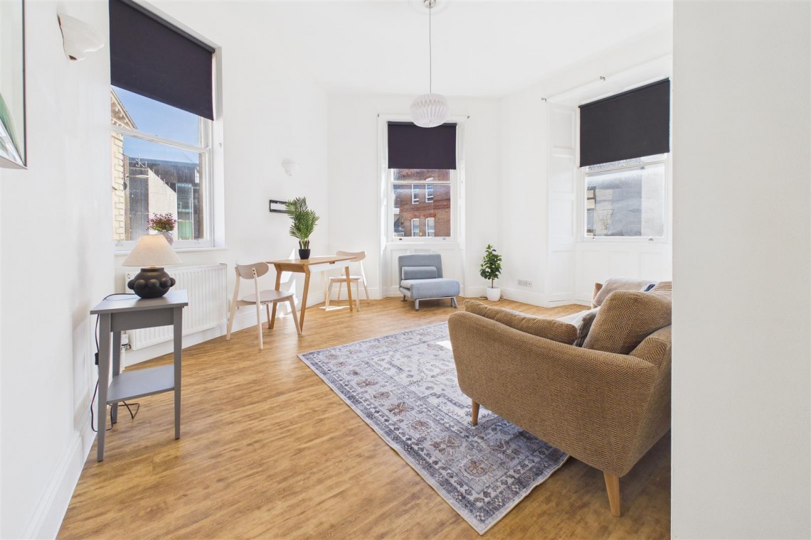 Images for FREEHOLD BLOCK OF 3 FLATS | GL1