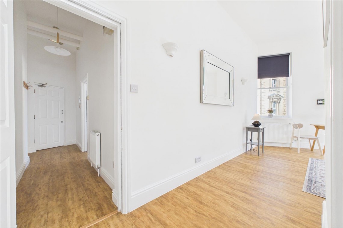 Images for FREEHOLD BLOCK OF 3 FLATS | GL1