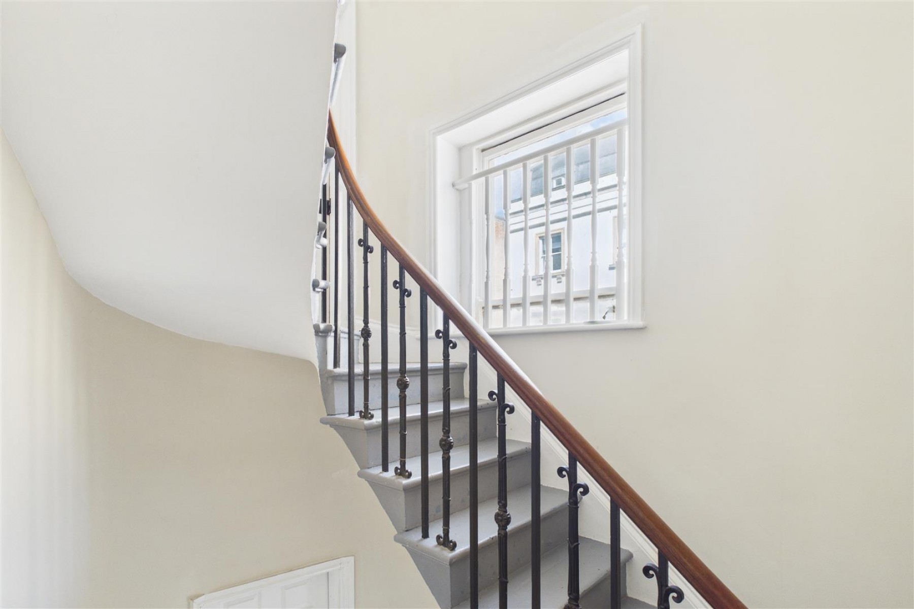 Images for FREEHOLD BLOCK OF 3 FLATS | GL1