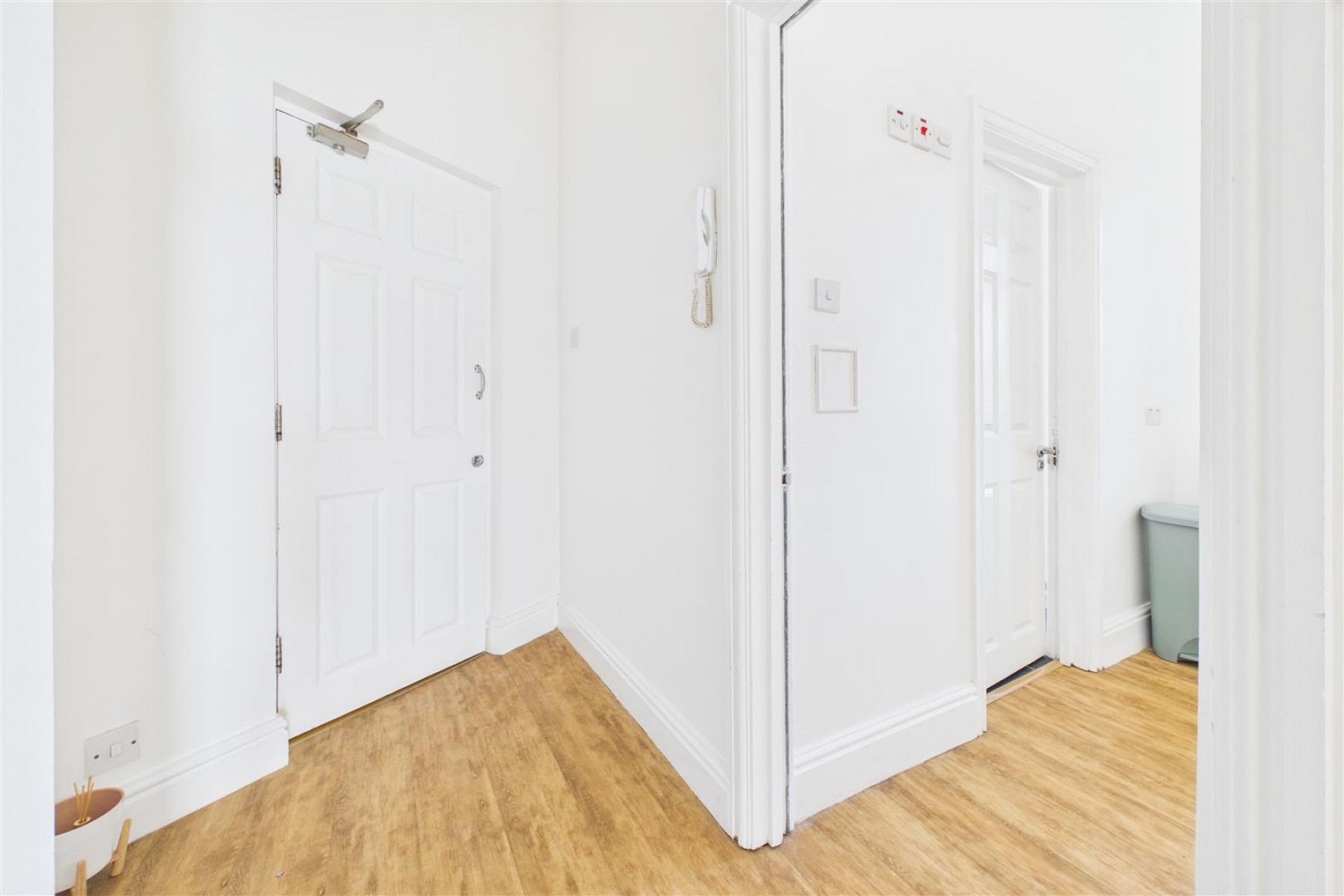 Images for FREEHOLD BLOCK OF 3 FLATS | GL1