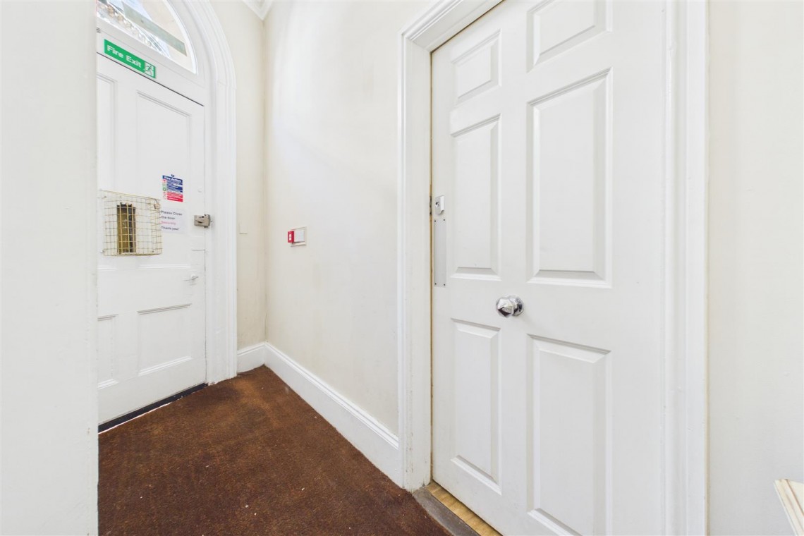 Images for FREEHOLD BLOCK OF 3 FLATS | GL1