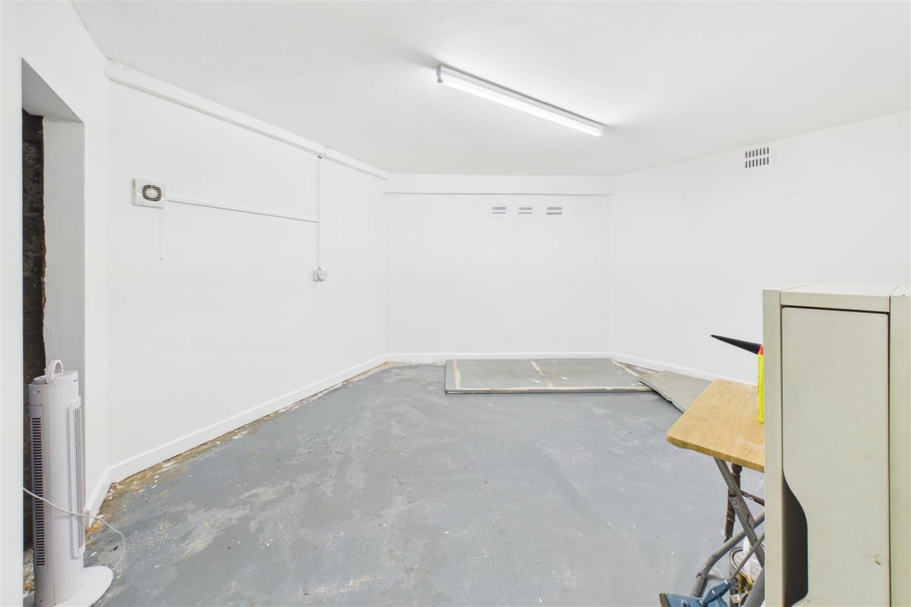 Images for FREEHOLD BLOCK OF 3 FLATS | GL1