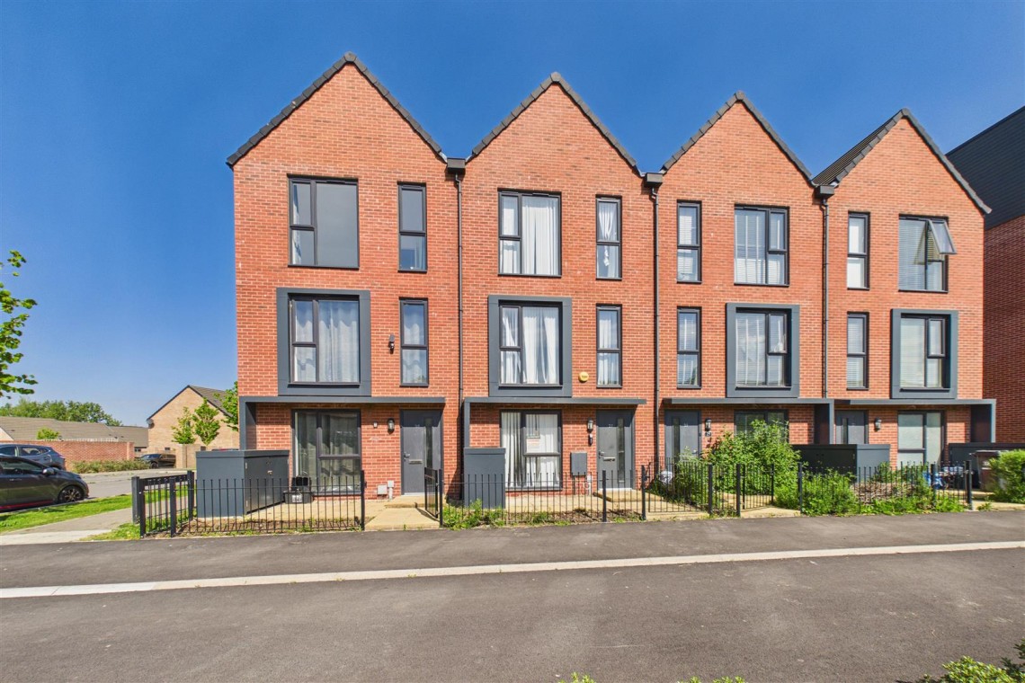 Images for MODERN TOWNHOUSE | BS13