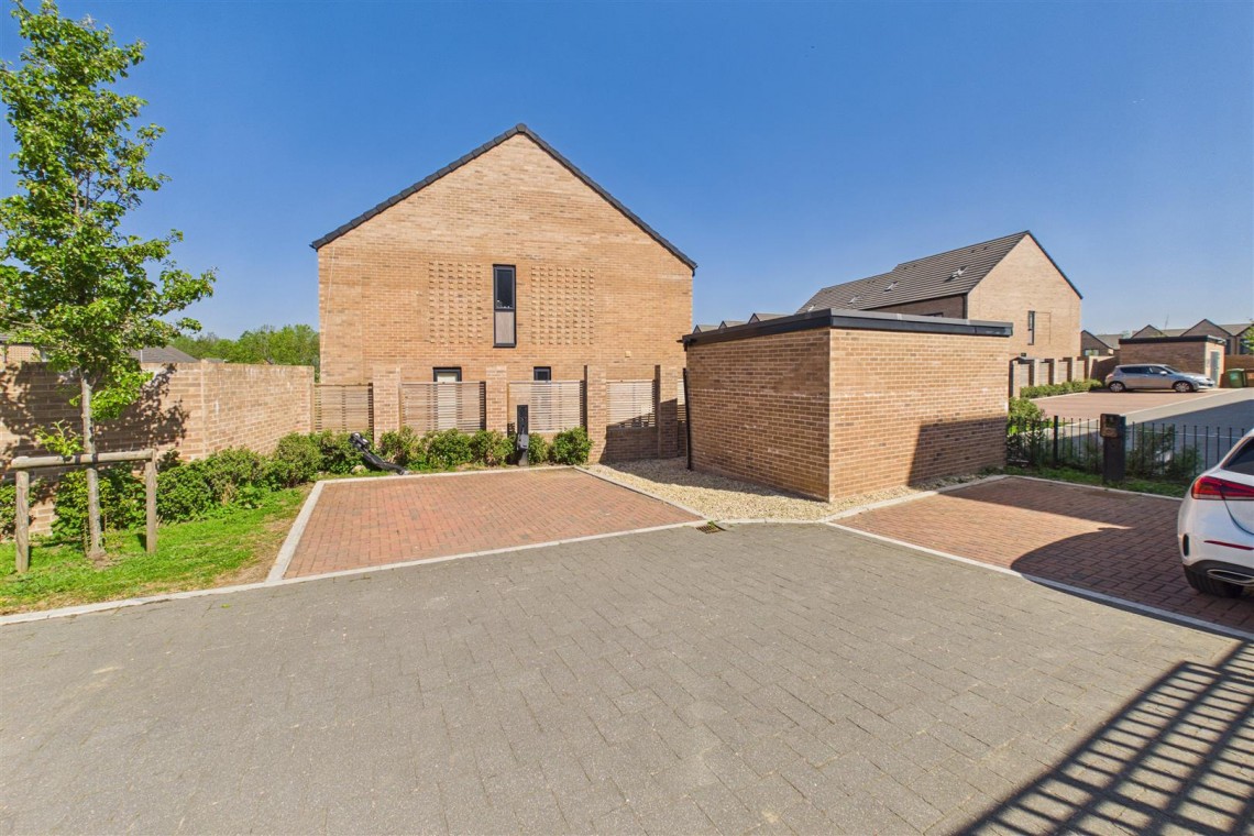 Images for MODERN TOWNHOUSE | BS13