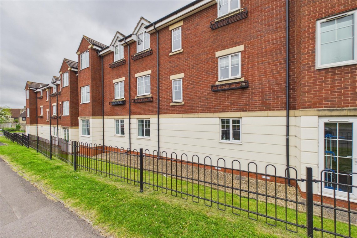 Images for Woodlands Lane, Bradley Stoke
