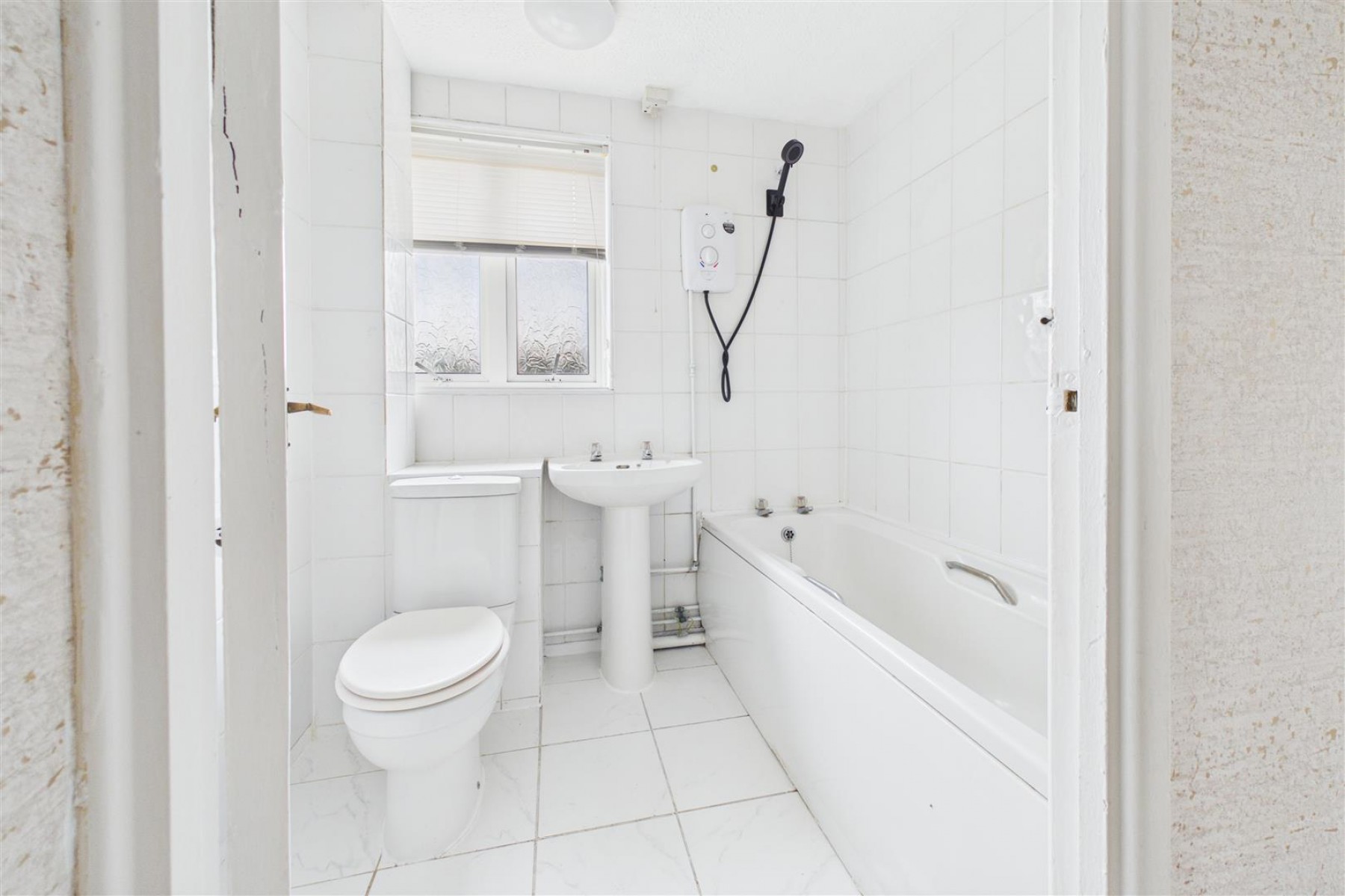 Images for FLAT + LARGE GARDEN | CASH BUYERS ONLY