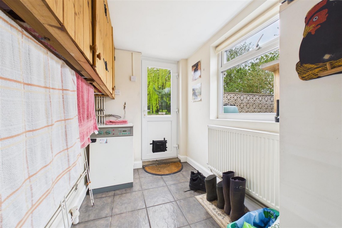 Images for HOUSE WITH POTENTIAL | BS49