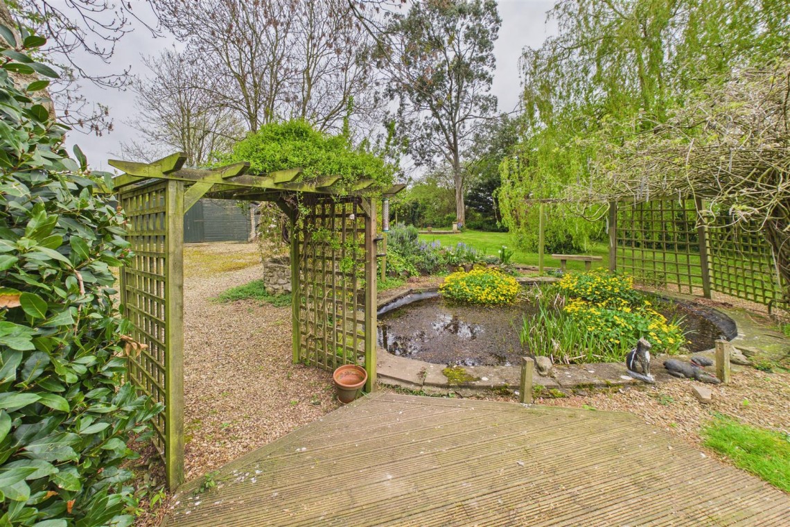 Images for HOUSE WITH POTENTIAL | BS49