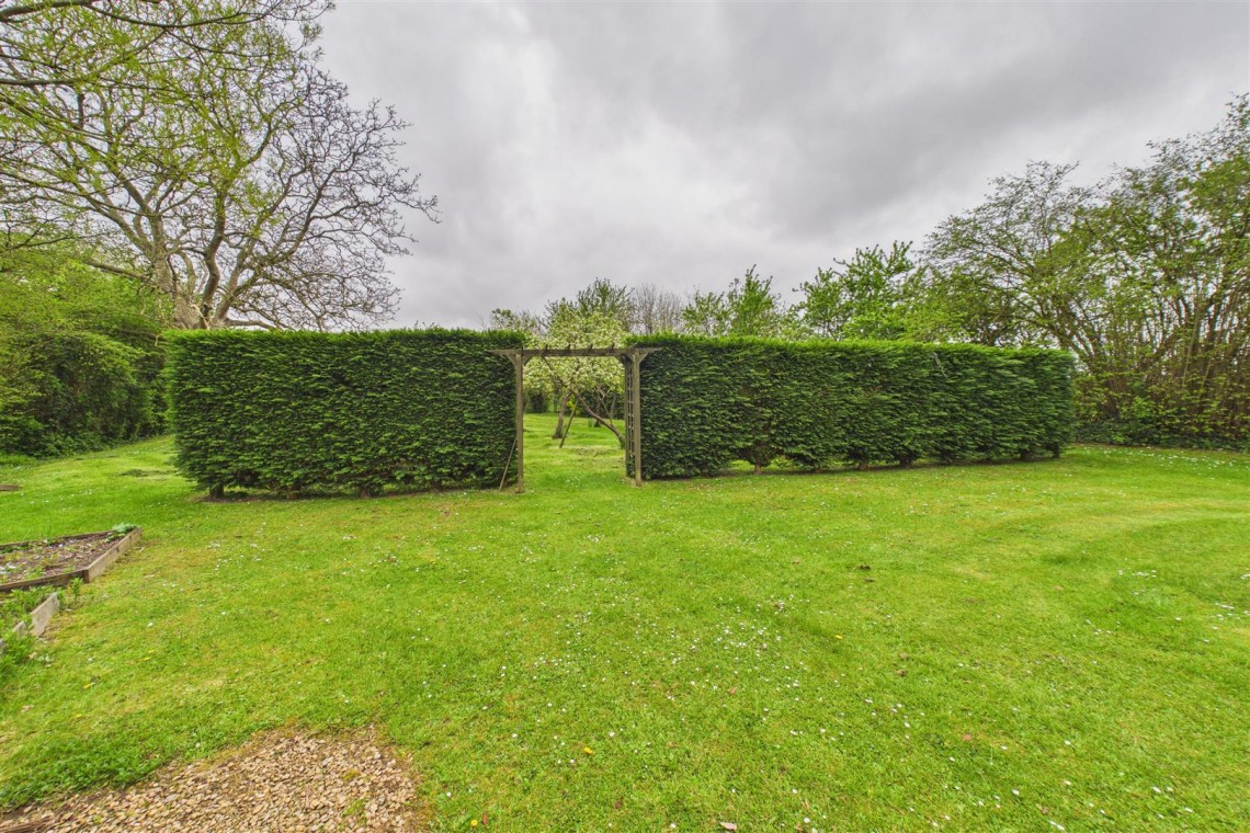 Images for HOUSE WITH POTENTIAL | BS49
