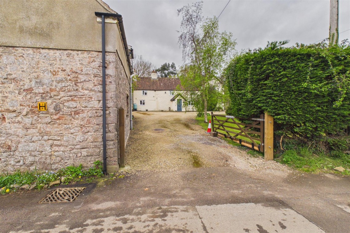 Images for HOUSE WITH POTENTIAL | BS49